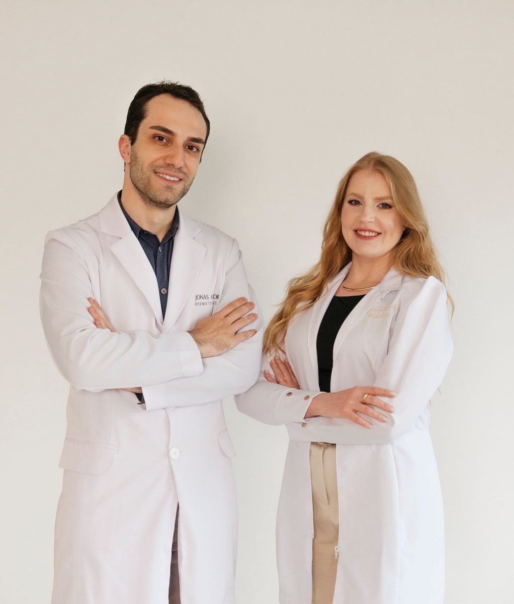 Dr. Jonas Sartor Figueiredo e Dra. Mayara Machry